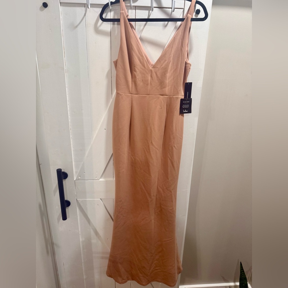 Lulu's Floor Length Women's Tan Dress - Size M (NWT)